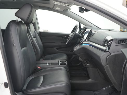 Used 2022 Honda Odyssey Touring image 11