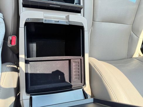Used 2022 Lexus GX 460 Premium w/ Premium Package AWD/4WD image 25