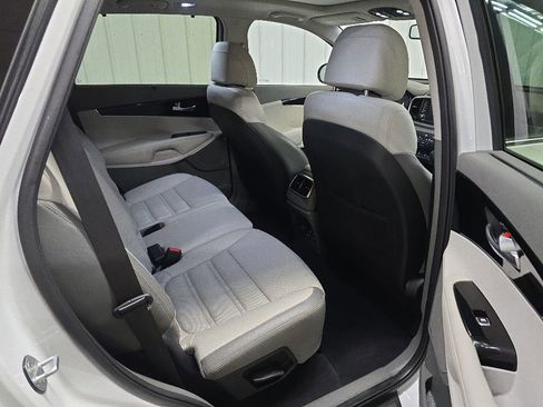 Used 2017 Kia Sorento SX FWD image 18