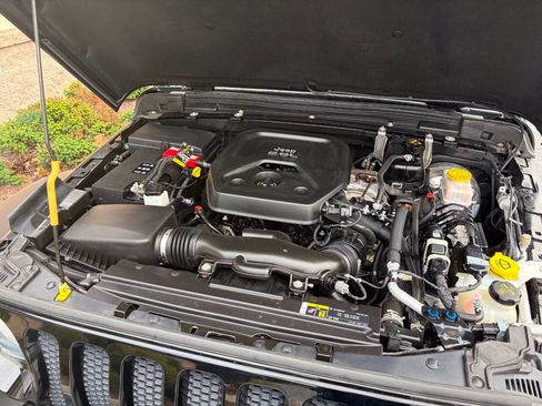 Used 2020 Jeep Wrangler Unlimited Sport S AWD/4WD image 35