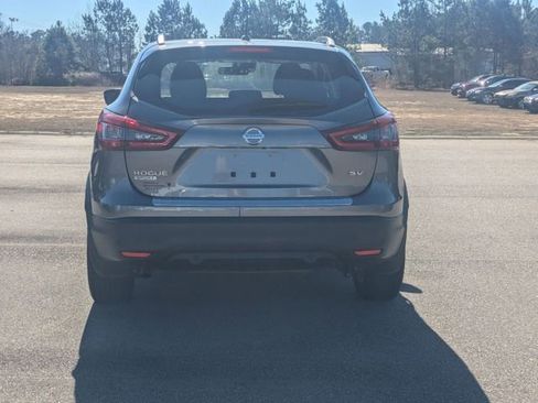 Used 2022 Nissan Rogue Sport SV image 4