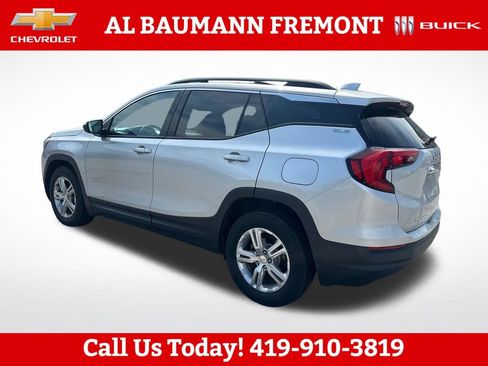 Used 2018 GMC Terrain SLE w/ Driver Convenience Package FWD image 3