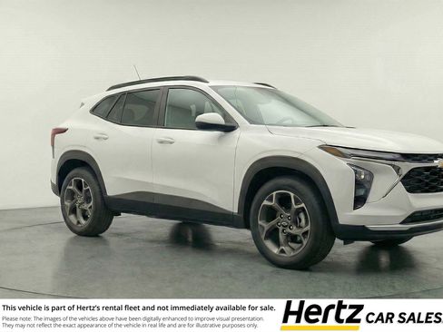 Used 2025 Chevrolet Trax LT w/ LT Convenience Package image 1