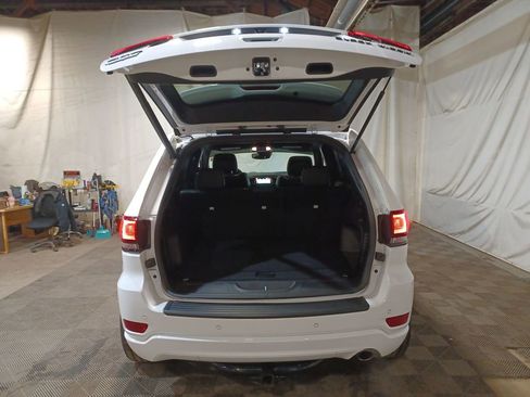 Used 2021 Jeep Grand Cherokee Laredo X image 20