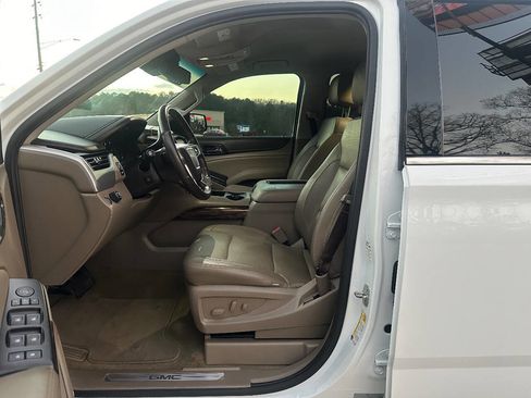 Used 2017 GMC Yukon SLT image 4