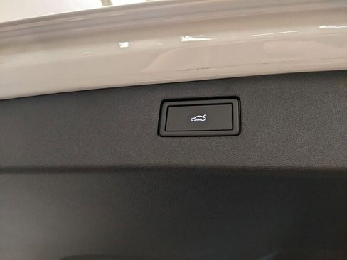 New 2026 Volkswagen Tiguan SE image 30