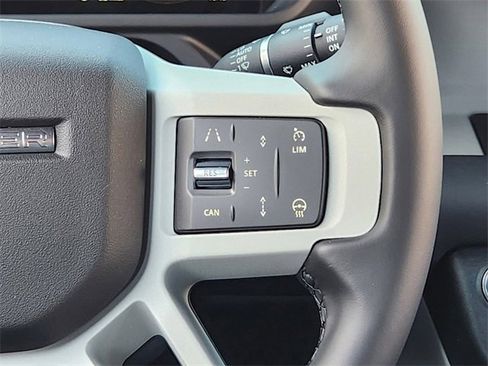 New 2024 Land Rover Defender 110 S image 28