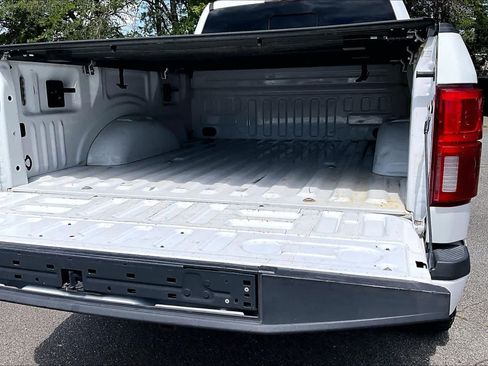 Used 2018 Ford F150 Lariat w/ Equipment Group 501A Mid AWD/4WD image 32