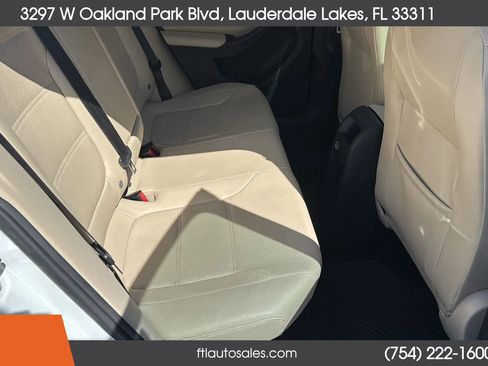 Used 2017 Volkswagen Jetta SE image 36