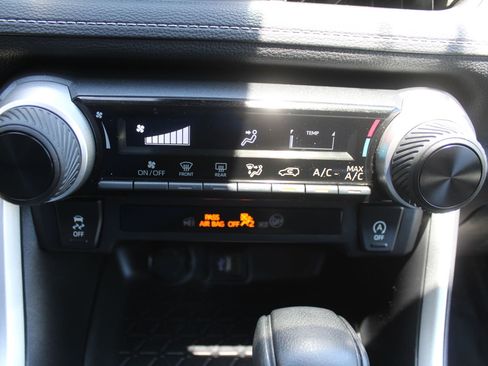 Used 2024 Toyota RAV4 LE AWD/4WD image 36