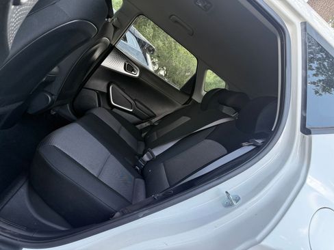 Used 2025 Kia Soul LX w/ LX Technology Package FWD image 36