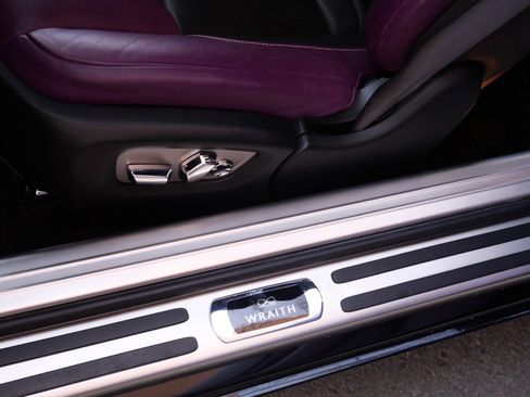 Certified 2018 Rolls-Royce Wraith RWD image 9