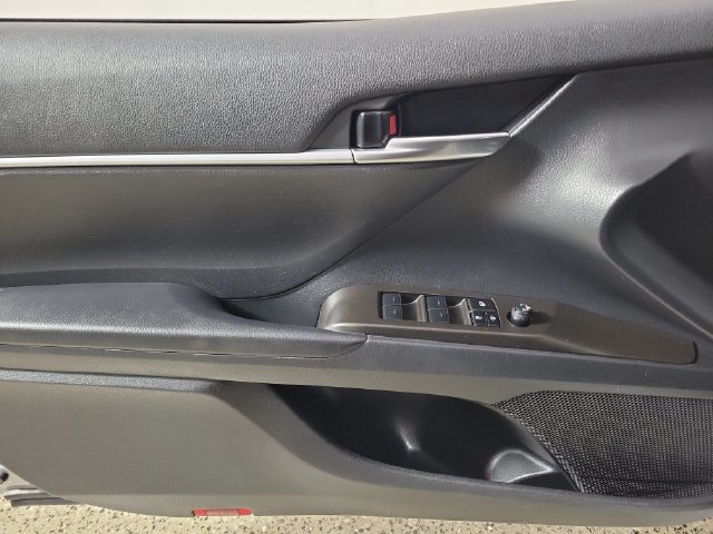 Used 2023 Toyota Camry SE FWD image 21