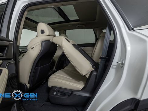 Used 2025 Acura MDX SH-AWD w/ Technology Package image 28