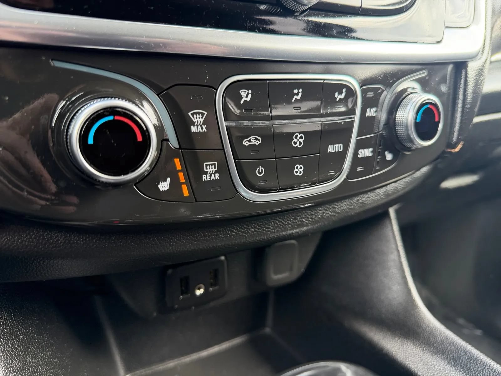 Used 2019 Chevrolet Traverse LT AWD/4WD image 15