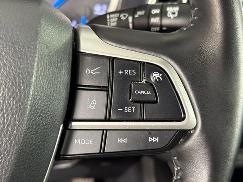 Used 2024 Toyota Highlander XLE image 27