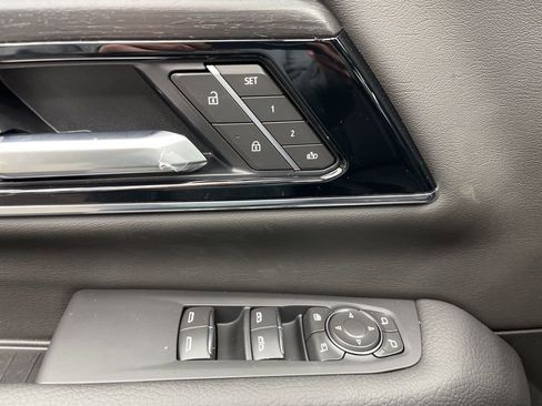 New 2026 GMC Yukon Denali w/ Sun & Power Step Package image 8