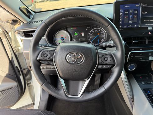 Certified 2022 Toyota Venza Limited AWD/4WD image 9