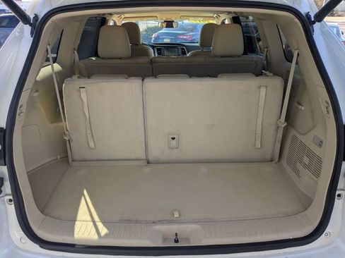 Used 2017 Toyota Highlander Limited image 26