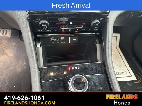 Used 2023 Jeep Grand Cherokee Laredo image 23