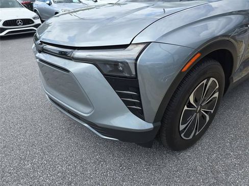 Used 2025 Chevrolet Blazer EV LT AWD/4WD image 10