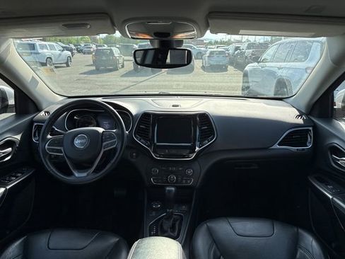 Used 2019 Jeep Cherokee Limited AWD/4WD image 16