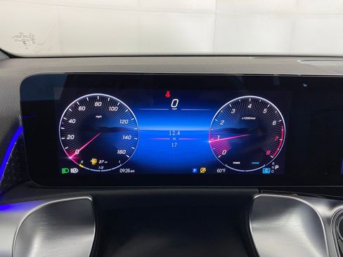 New 2025 Mercedes-Benz GLB 250 4MATIC image 18