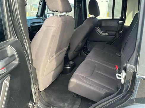 Used 2013 Jeep Wrangler Unlimited Sport image 12