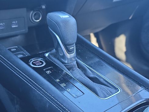 Used 2022 Nissan Kicks SV image 17