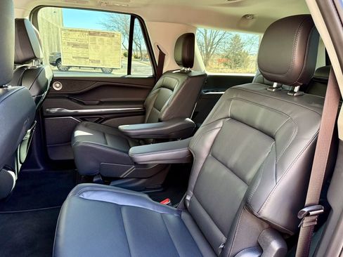 New 2025 Lincoln Navigator L Reserve image 12