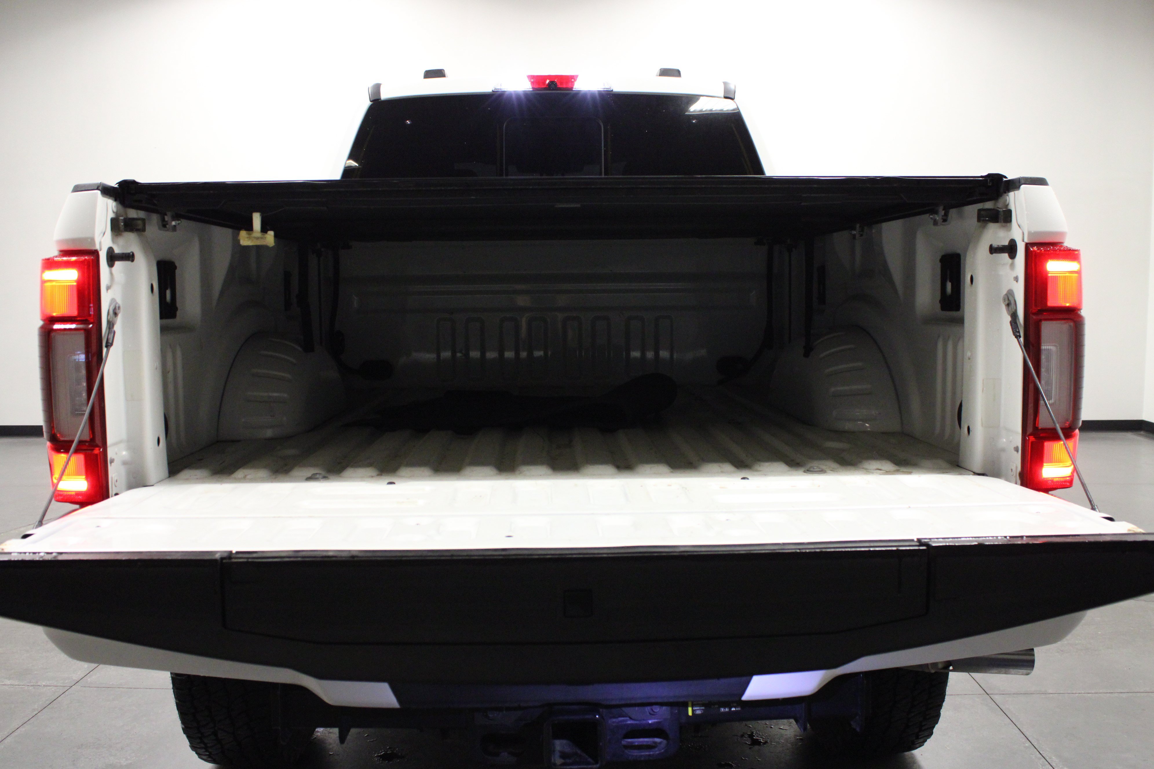 Used 2022 Ford F250 Platinum w/ Tremor Off-Road Package AWD/4WD image 14