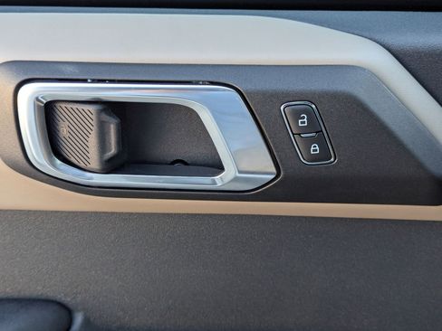 Used 2024 Ford Bronco Wildtrak AWD/4WD image 12