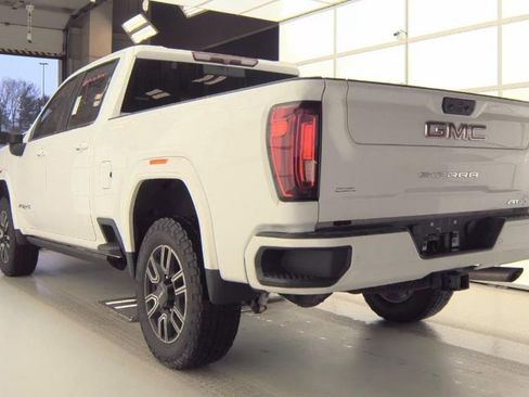 Used 2022 GMC Sierra 3500 AT4 w/ AT4 Preferred Package image 4
