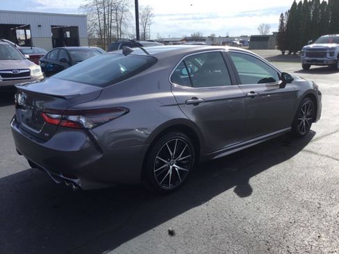 Used 2024 Toyota Camry SE FWD image 5
