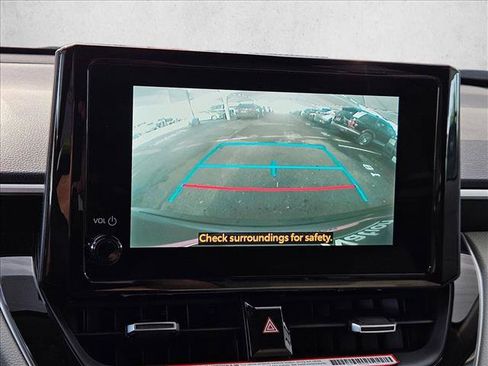 Used 2025 Toyota Corolla Cross LE FWD image 13