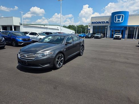 Used 2015 Ford Taurus SEL w/ Equipment Group 201A AWD/4WD image 7