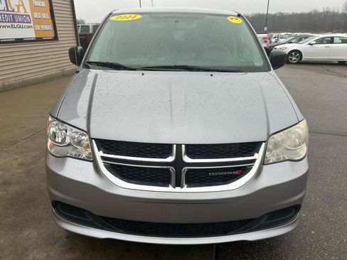 Used 2014 Dodge Grand Caravan SE image 2