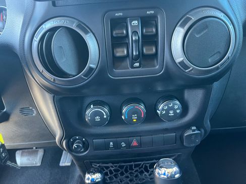 Used 2017 Jeep Wrangler Unlimited Sport w/ Quick Order Package 24S image 18