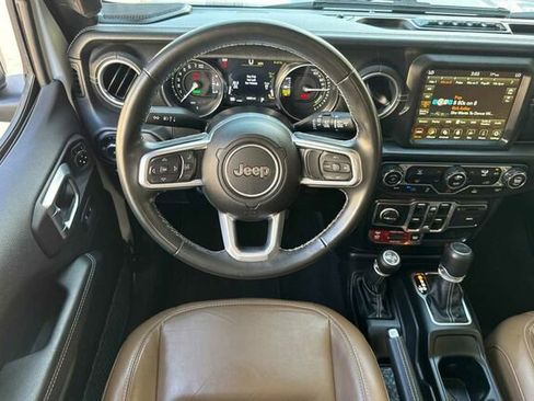 Used 2022 Jeep Wrangler Unlimited Rubicon 4xe image 11