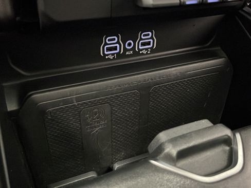 Used 2025 RAM 1500 Big Horn AWD/4WD image 30