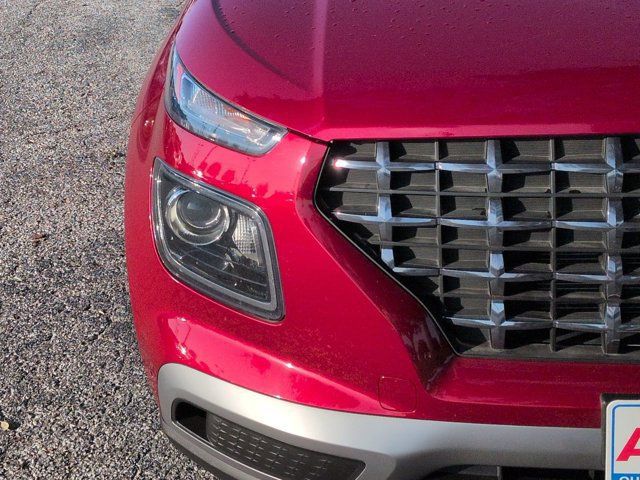Used 2025 Hyundai Venue SEL FWD image 9