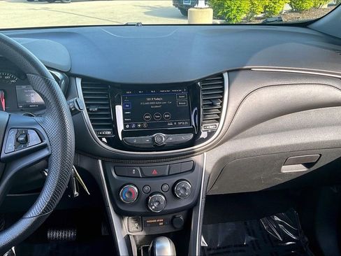 Used 2020 Chevrolet Trax LT FWD image 19