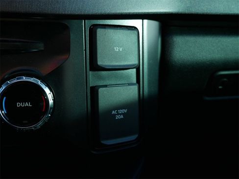 Used 2025 Ford F250 Platinum AWD/4WD image 26