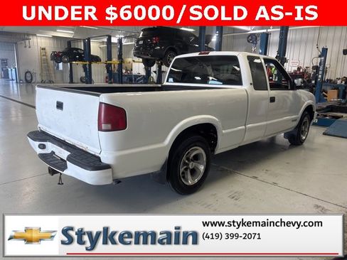 Used 2000 Chevrolet S10 Pickup LS w/ Preferred Equipment Group image 6