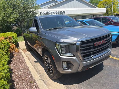 Used 2021 GMC Yukon XL AT4 w/ AT4 Premium Package AWD/4WD image 7