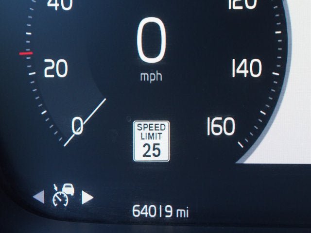Used 2019 Volvo XC40 T5 Momentum AWD/4WD image 32