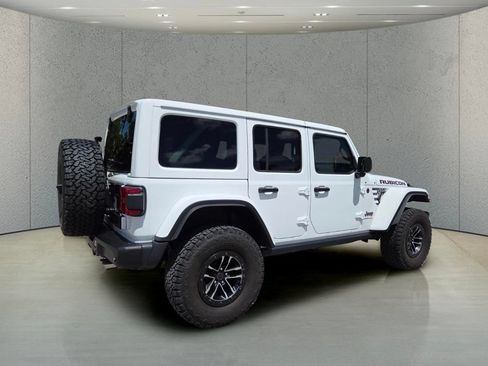 Used 2025 Jeep Wrangler Unlimited Rubicon AWD/4WD image 4