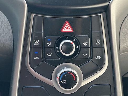 Used 2016 Hyundai Elantra SE w/ Option Group 02 image 17