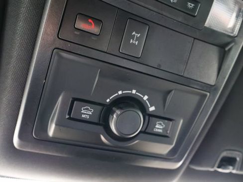 Used 2022 Toyota Tacoma TRD Off-Road image 18