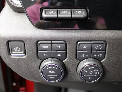 Used 2024 Chevrolet Silverado 1500 High Country w/ High Country Premium Package AWD/4WD image 61